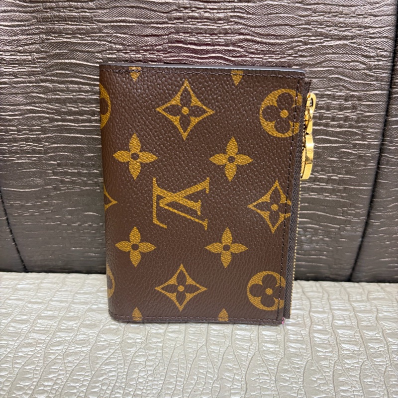 LV原花金釦Lisa6卡對釦短夾M82383-1
