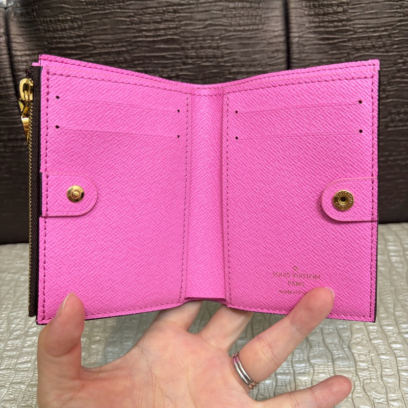 LV原花金釦Lisa6卡對釦短夾M82383-3