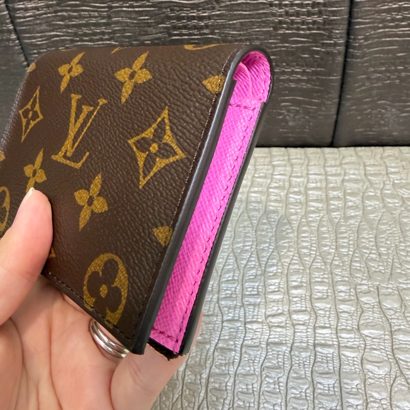 LV原花金釦Lisa6卡對釦短夾M82383-5
