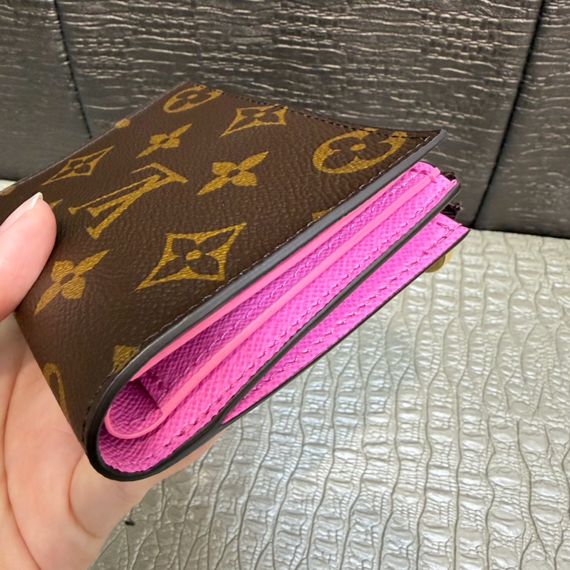LV原花金釦Lisa6卡對釦短夾M82383-6