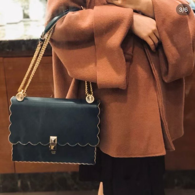 Fendi Kanl系列鏈條包 黑色金扣 牛皮 25*18*5 98新配件塵袋 肩帶 鏈條-1