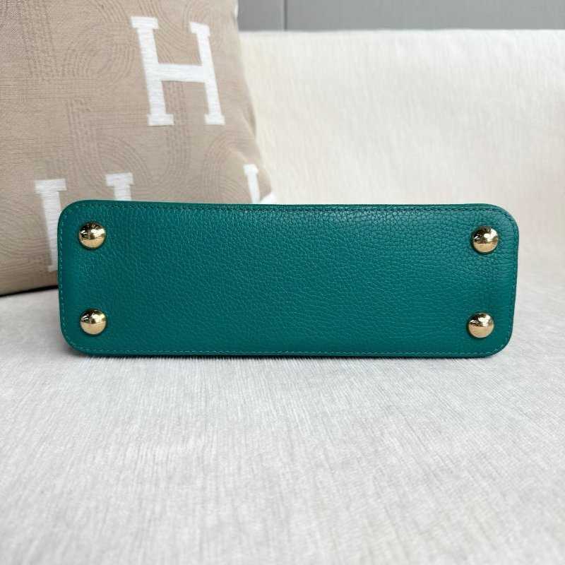 LV CapucinesBB手提斜背包 綠色 金扣 牛皮 26.5*17*9 99新配件肩帶 購證 塵袋-6