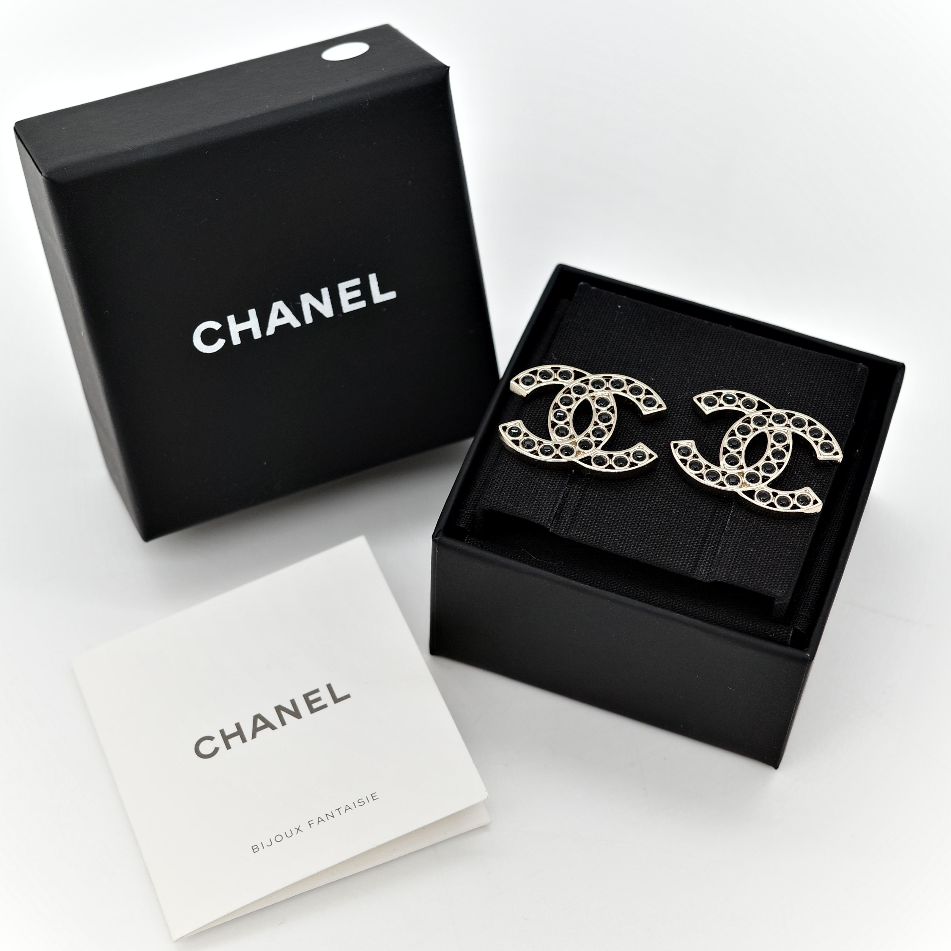 Chanel香奈兒 CC Logo 黑水鑽 耳針 耳環-0