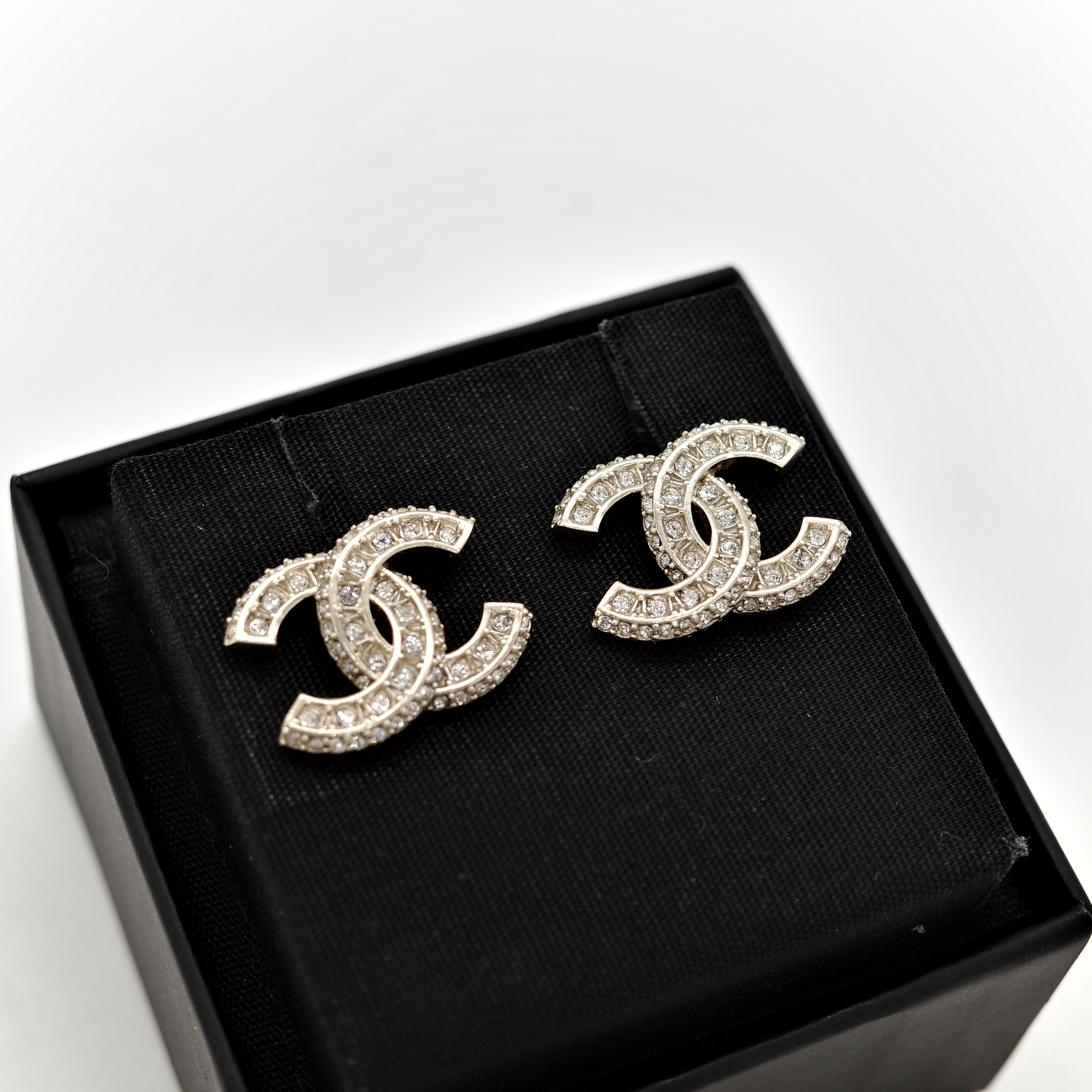 Chanel香奈兒 CC Logo鑽石 耳釘 耳環-1