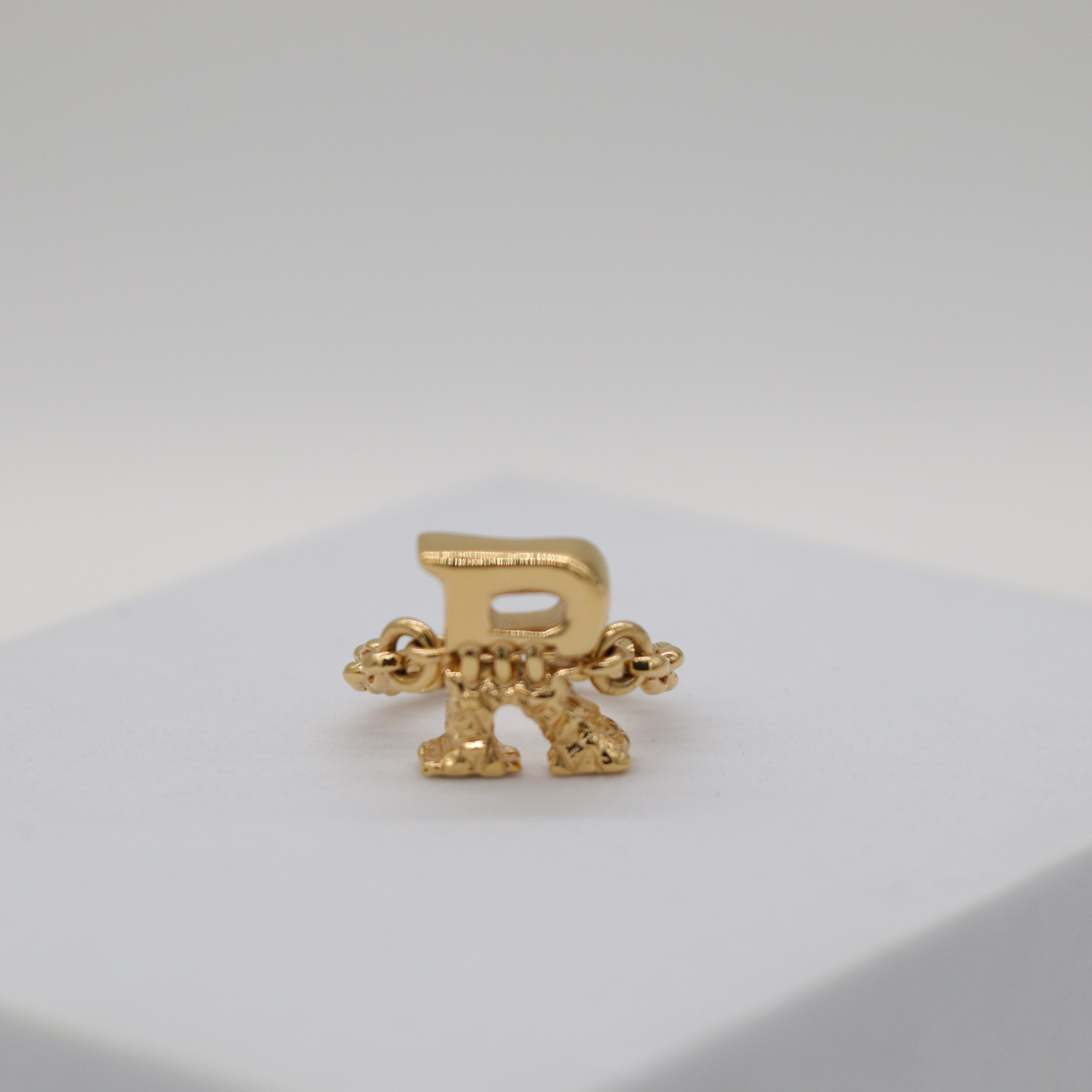 Chloe 金色R Alphabet 戒指 國際圍50-3