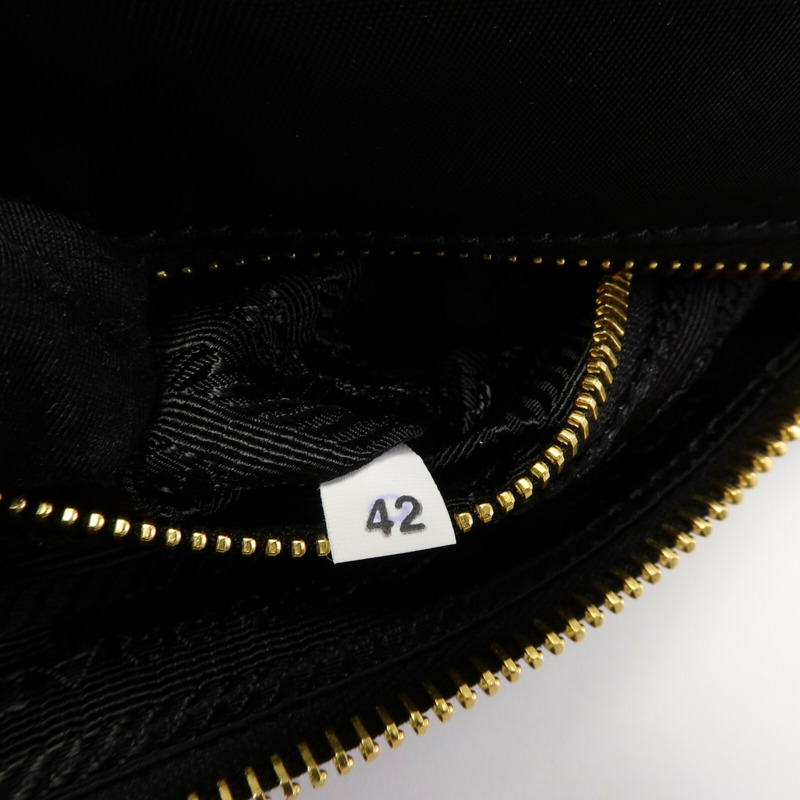 PRADA 尼龍Re-Nylon Pouch肩背袋-6