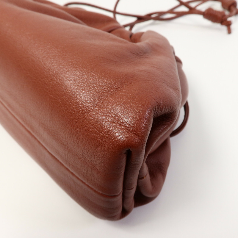 BOTTEGA VENETA 牛皮皮革The Mini Pouch肩背袋-12