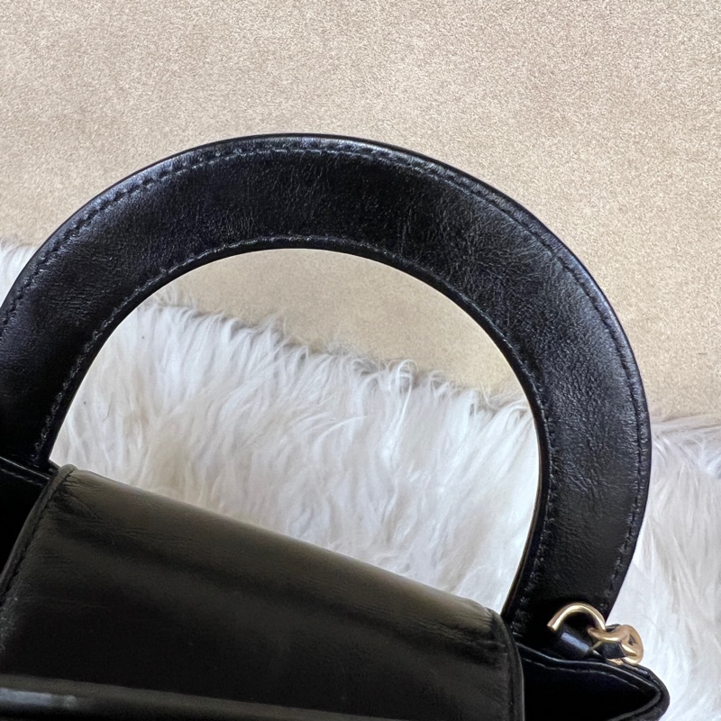 Chanel黑油蠟牛皮金釦Mini手提斜背凱莉包-19