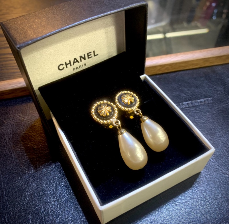 香奈兒四葉草珍珠水滴耳夾 80s Chanel Vintage Classic Gropoix Drop Clip-On Earrings-0