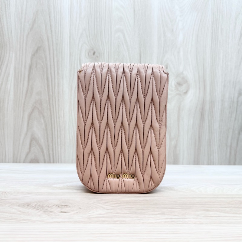 miu miu🩷粉色matelasse mini bag 手機包-2