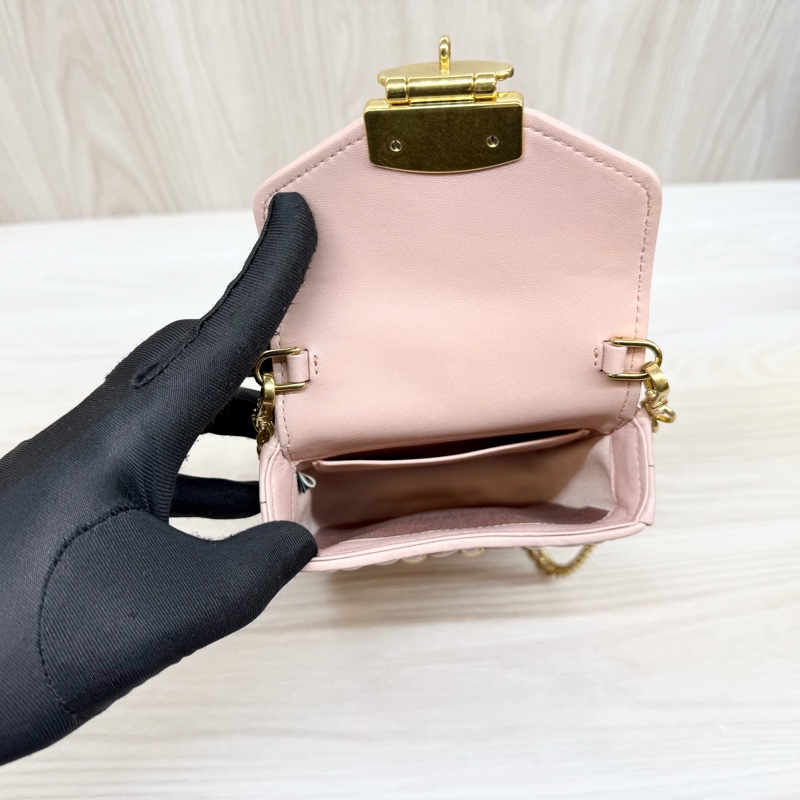 miu miu🩷粉色matelasse mini bag 手機包-6