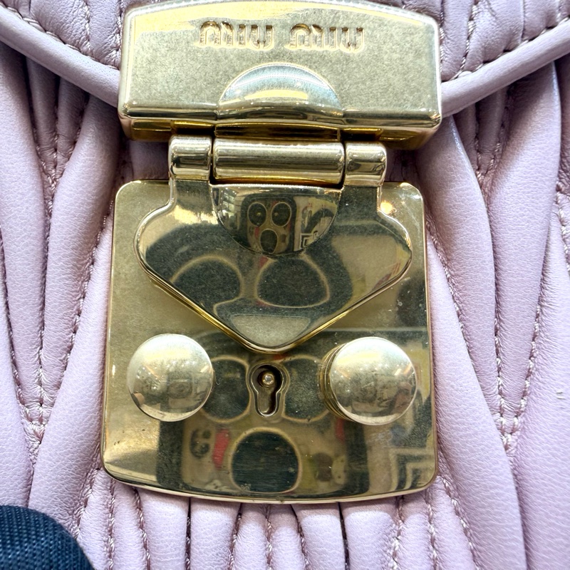 miu miu🩷粉色matelasse mini bag 手機包-12