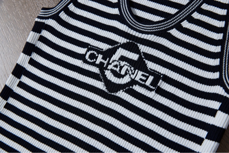 Chanel 2023 黑白條紋字母logo針織背心-2