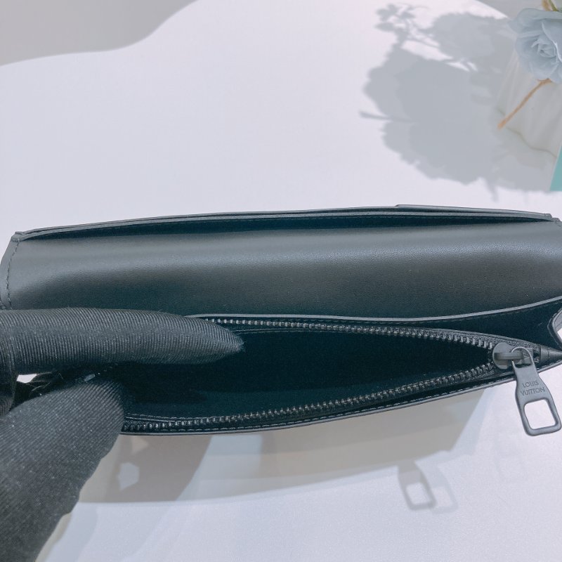 TW4862 Louis Vuitton 路易威登 全黑 長款錢包 皮革压印M69038 Brazza Wallet Monogram Shadow Leather Black-11