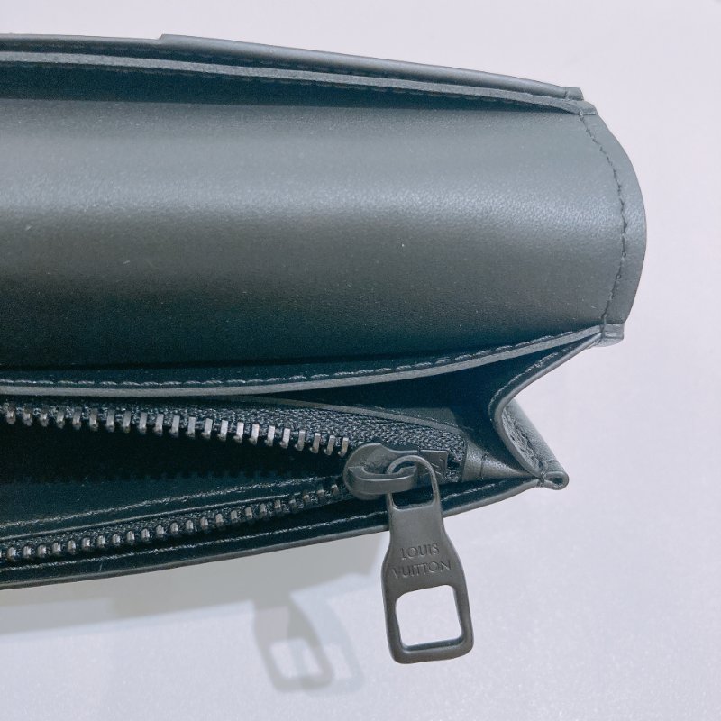 TW4862 Louis Vuitton 路易威登 全黑 長款錢包 皮革压印M69038 Brazza Wallet Monogram Shadow Leather Black-12