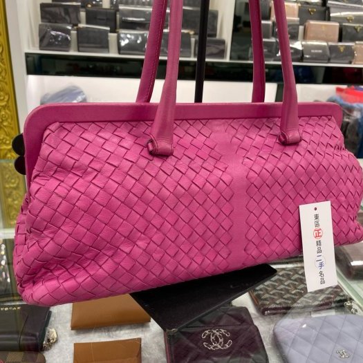 東區正精品㊣BV 桃紅色全皮編織長形吸扣手提包肩背包 RZ3526-2