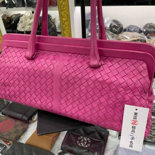 東區正精品㊣BV 桃紅色全皮編織長形吸扣手提包肩背包 RZ3526-7