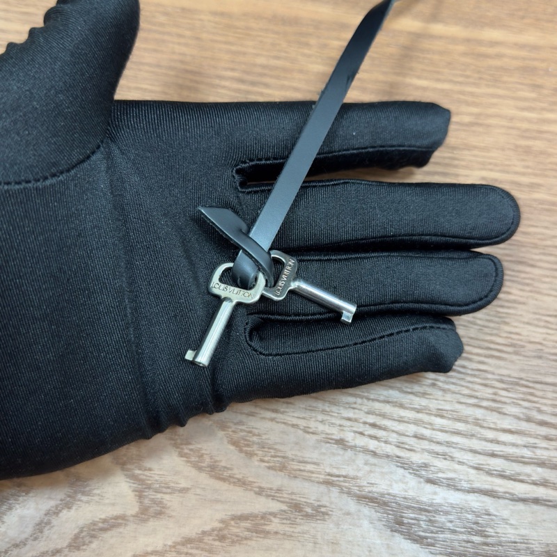 路易威登LOUIS VUITTON 男士公文包38cm 黑色銀扣 鑰匙在-11
