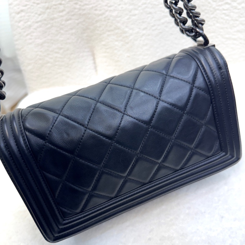 香奈兒CHANEL黑色小牛皮銀釦大菱格紋BOY25肩背包A67086 經典帥氣天菜 🖤-15