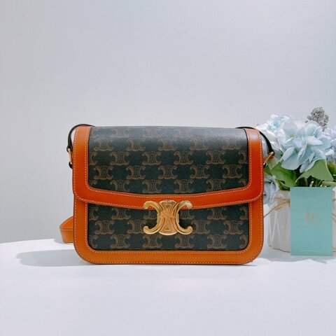 TW4868 Celine 塞琳 經典凱旋門logo 卡扣翻蓋包包 Classic Triomphe in Triomphe Canvas and Calfskin Tan x GHW
