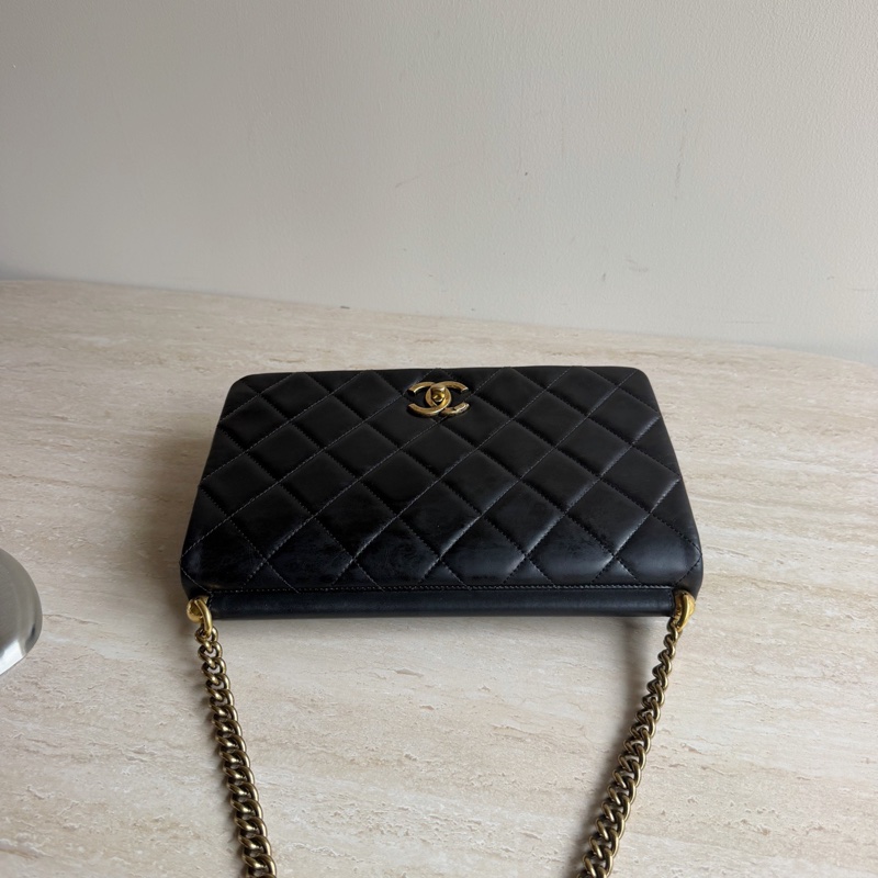 Chanel香奈兒黑金油蠟牛皮單肩包+23開 底長28cm-4