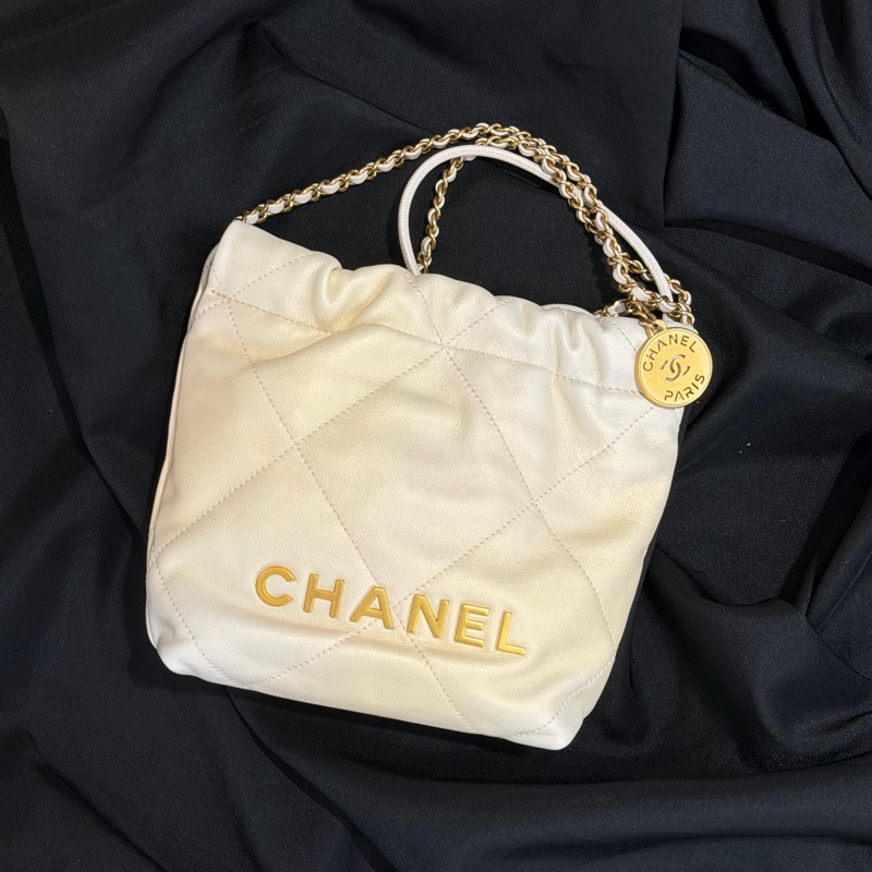 CHANEL MINI 22 珠光白金釦/晶片-1