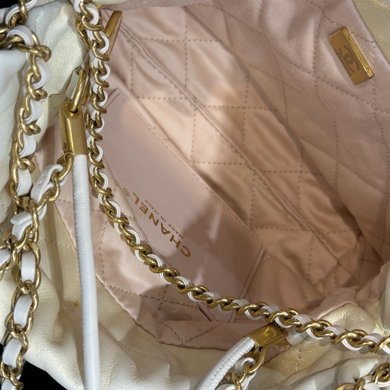 CHANEL MINI 22 珠光白金釦/晶片-6