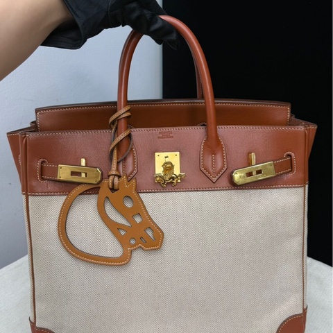 愛馬仕圈X刻马鞍皮 Birkin 32，狀態非常不錯