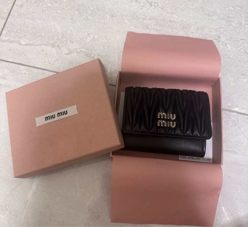 MIUMIU卡夾包-0