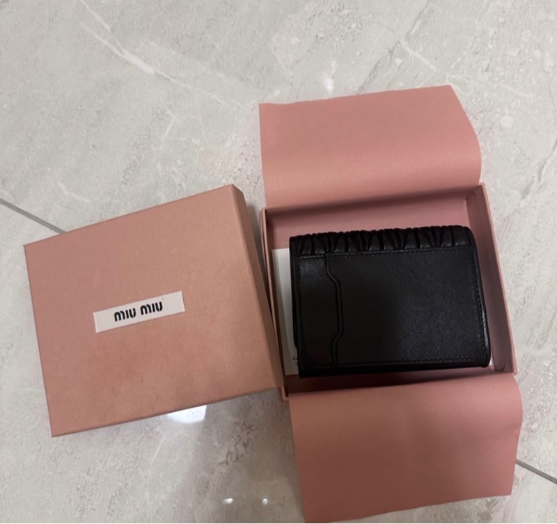 MIUMIU卡夾包-1