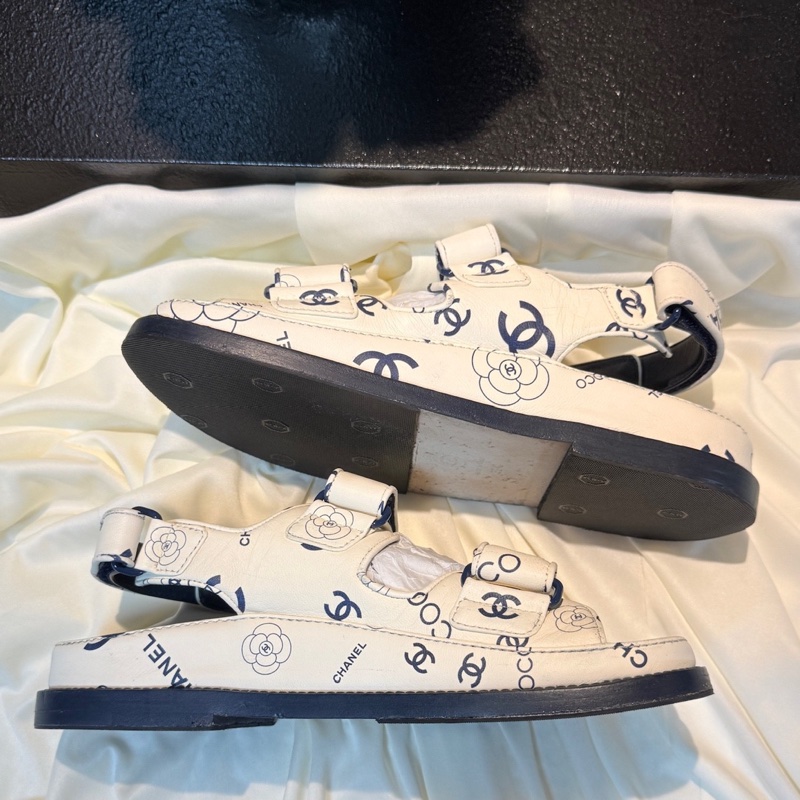 CHANEL/香奈兒 白藍雙C滿印魔術貼涼鞋 36碼 已貼底-3