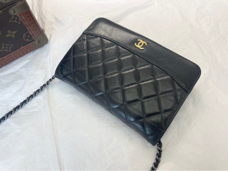 Chanel 香奈兒黑金woc 流浪系列  鏈條包 24開 附件：身份卡  塵袋 尺寸：19*13-2