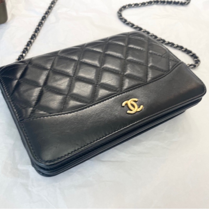 Chanel 香奈兒黑金woc 流浪系列  鏈條包 24開 附件：身份卡  塵袋 尺寸：19*13-6