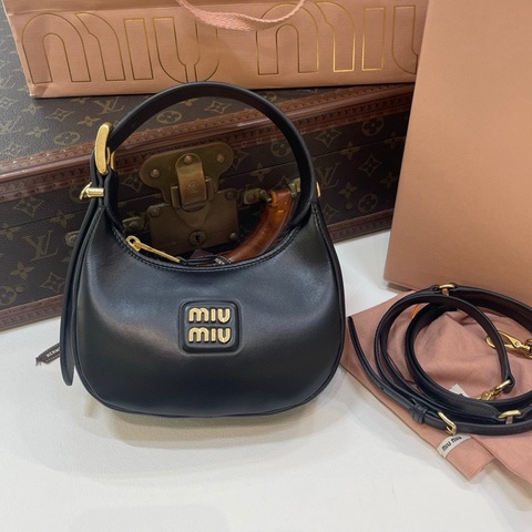 99新 Miumiu繆繆 hobo腋下包 小號