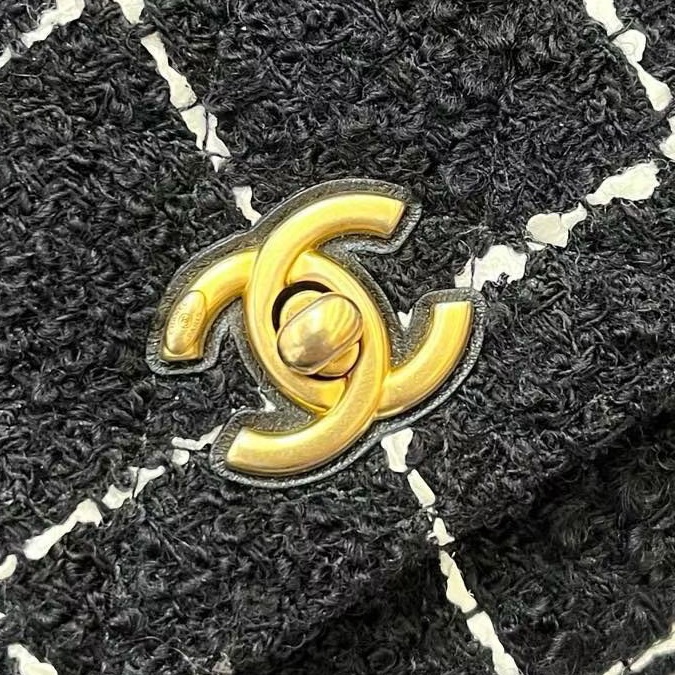 99新 Chanel香奈兒黑白格毛呢金球  芯片款-4