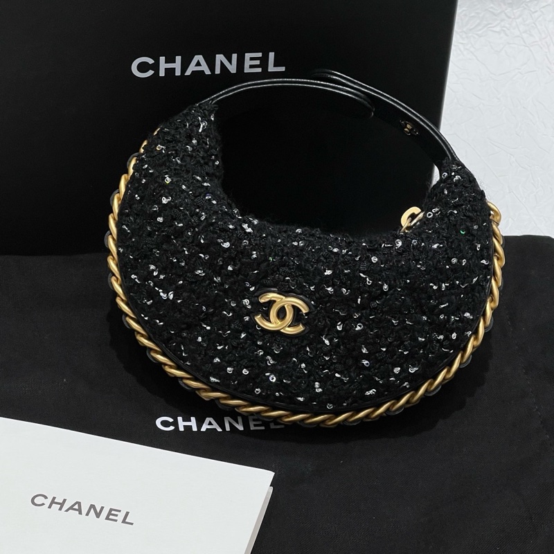 ✨99新Chanel/香奈兒25A高級手工坊系列mini呼啦圈包月牙包手腕包 黑色❤️正品保障-0