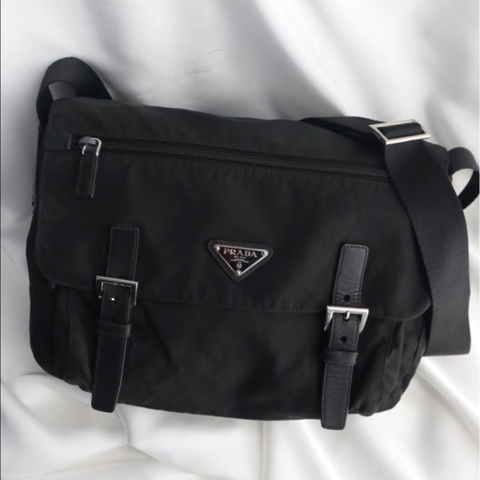 「JL精品代購」9新 Prada 郵差包