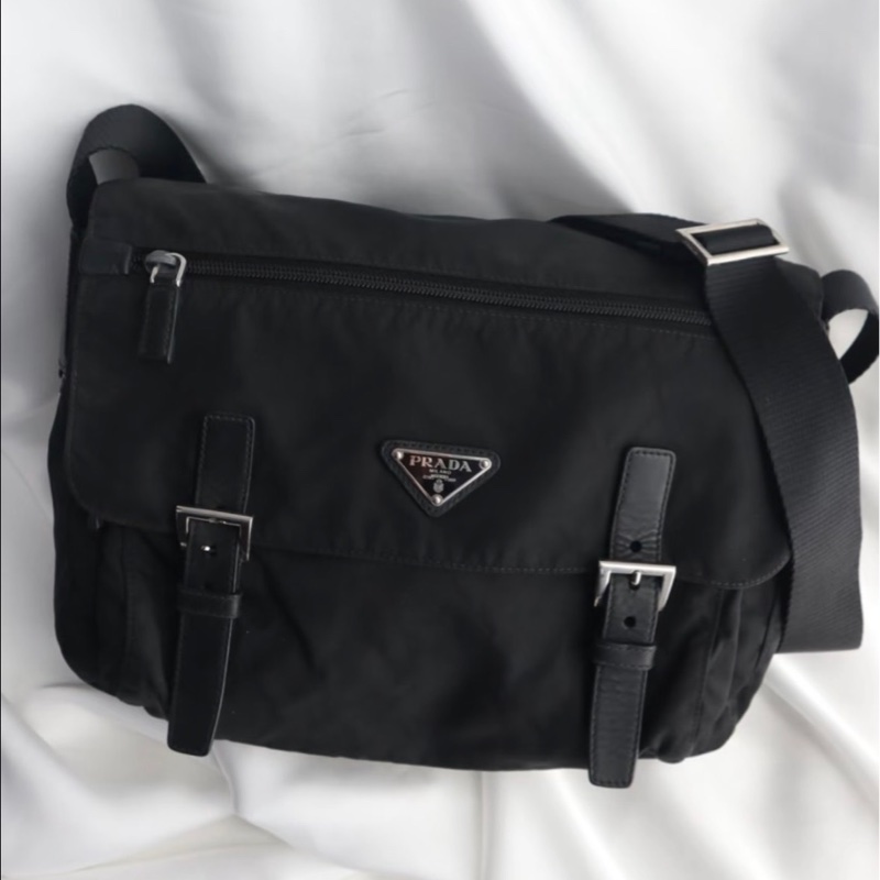 「JL精品代購」9新 Prada 郵差包-0