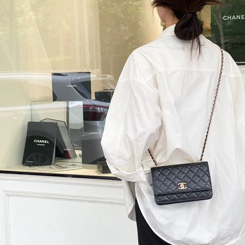 香奈兒CHANEL黑色羊皮淡金釦Trendy CC WOC斜背發財包A80982