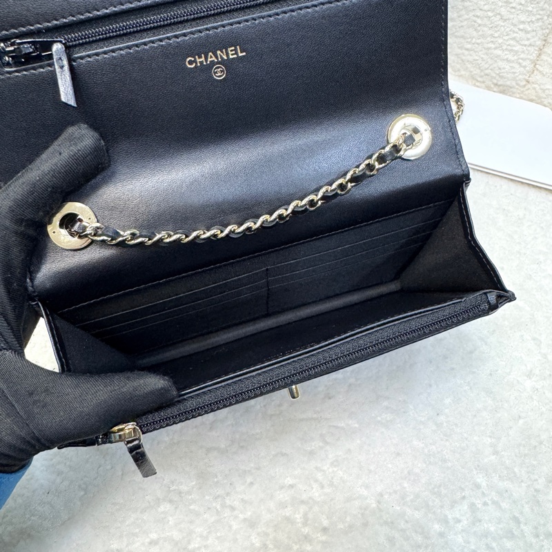 香奈兒CHANEL黑色羊皮淡金釦Trendy CC WOC斜背發財包A80982-15