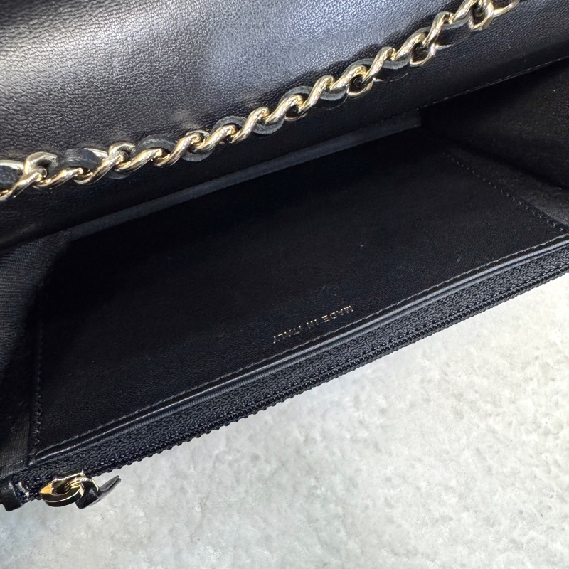 香奈兒CHANEL黑色羊皮淡金釦Trendy CC WOC斜背發財包A80982-19