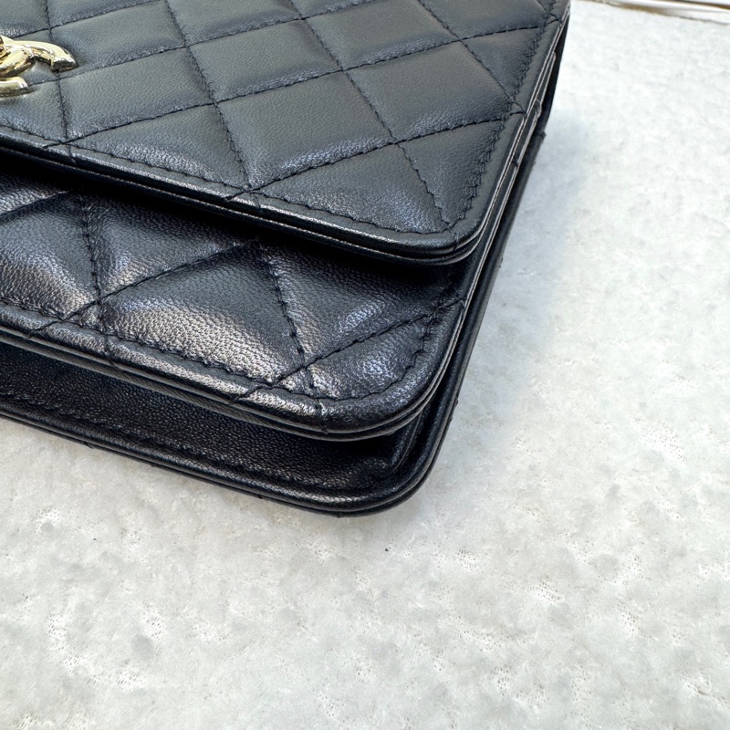 香奈兒CHANEL黑色羊皮淡金釦Trendy CC WOC斜背發財包A80982-20