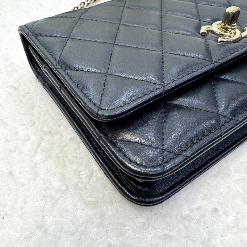 香奈兒CHANEL黑色羊皮淡金釦Trendy CC WOC斜背發財包A80982-21