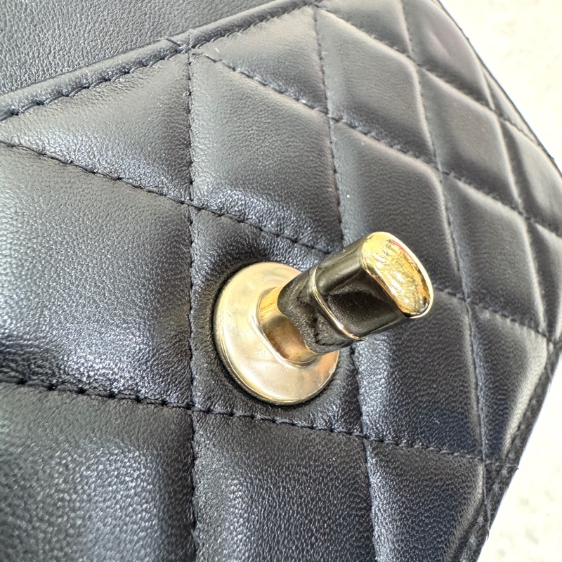 香奈兒CHANEL黑色羊皮淡金釦Trendy CC WOC斜背發財包A80982-23