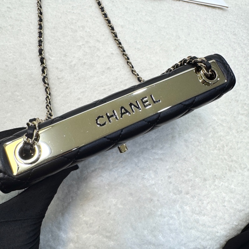 香奈兒CHANEL黑色羊皮淡金釦Trendy CC WOC斜背發財包A80982-27