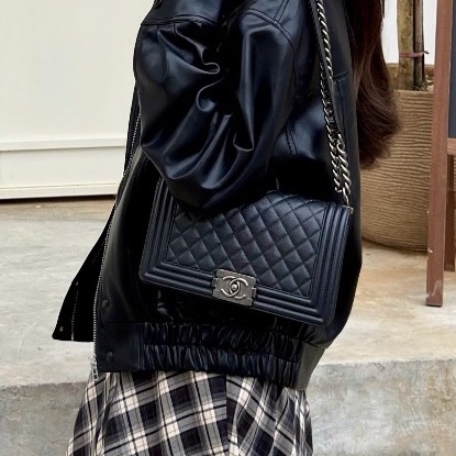 CHANEL 香奈兒 黑銀牛leboy 20開 底長25