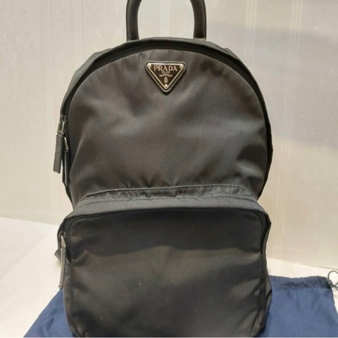 Prada 時髦經典 黑色 尼龍 金三角 提把 後背包 *9新 讓藏🉐29800