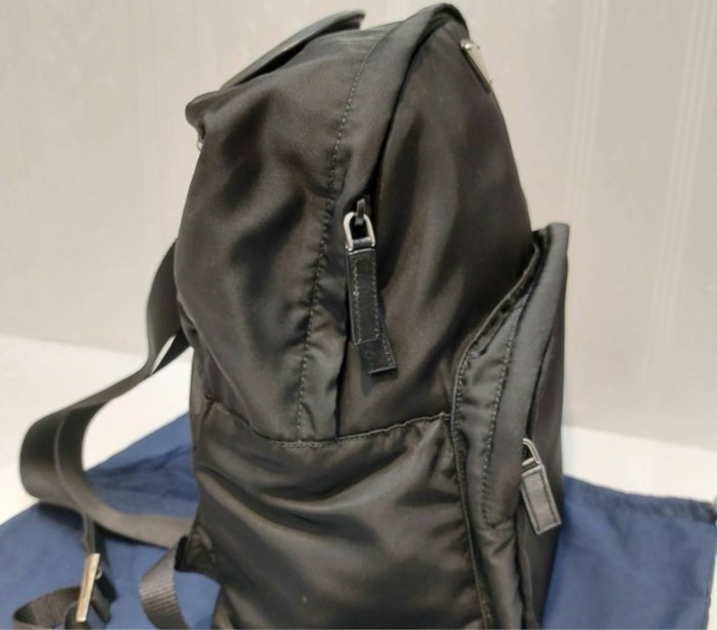 Prada 時髦經典 黑色 尼龍 金三角 提把 後背包 *9新 讓藏🉐29800-2