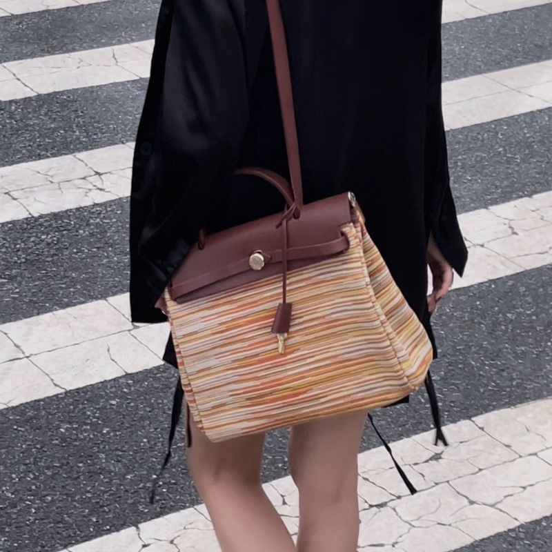 「JL精品代購」9新 愛馬仕Hermes 絕版羊切皮herbag 30 兩包可替換-1