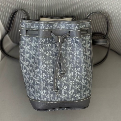 98新Goyard 戈雅Petit Flot灰色老花抽繩水桶包單肩包斜挎包 底15.5cm 22年❤️正品保障